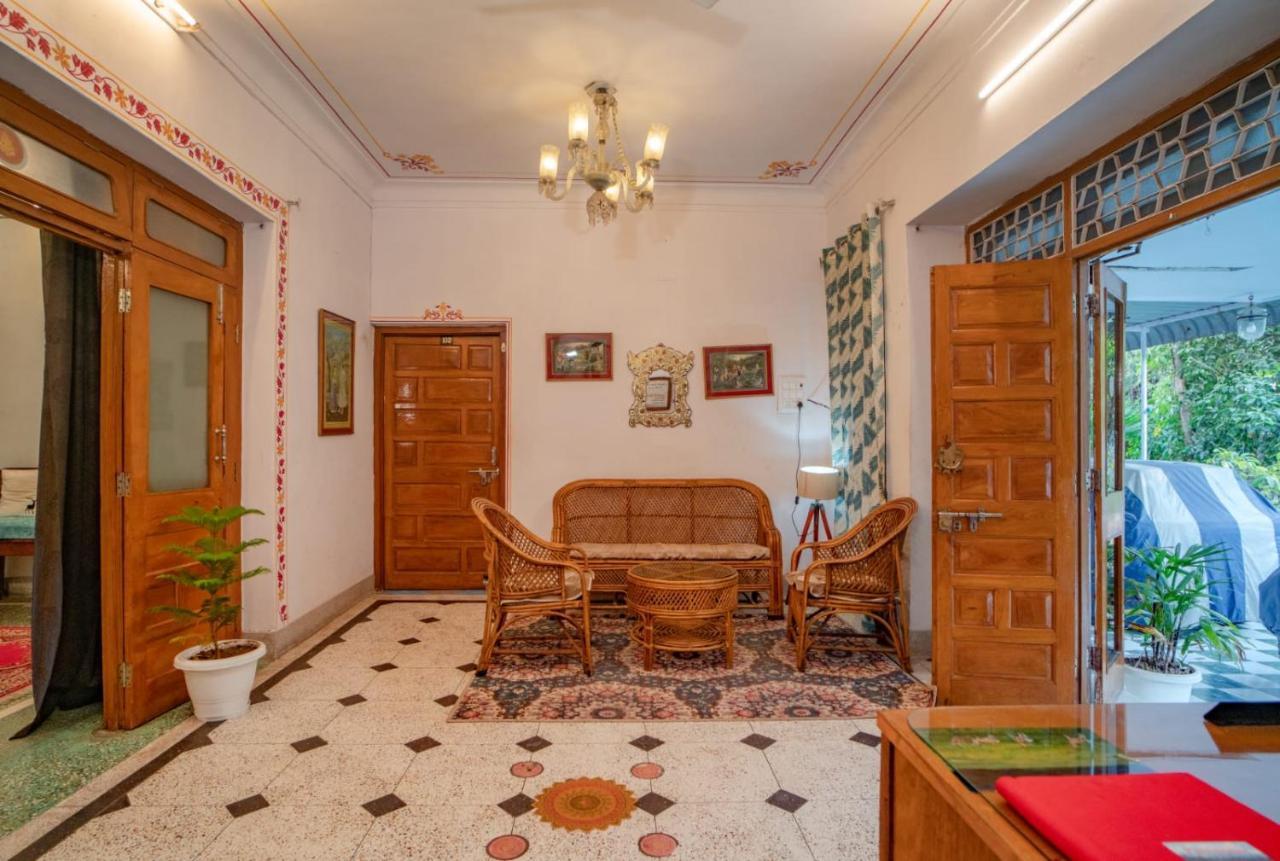 Hotel Ambavgarh Palace 烏代浦 外观 照片