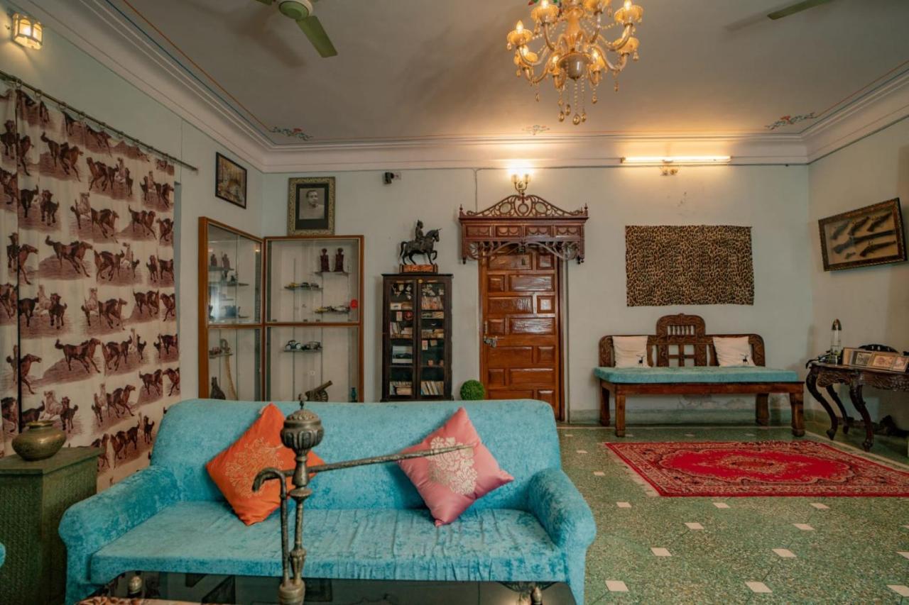 Hotel Ambavgarh Palace 烏代浦 外观 照片