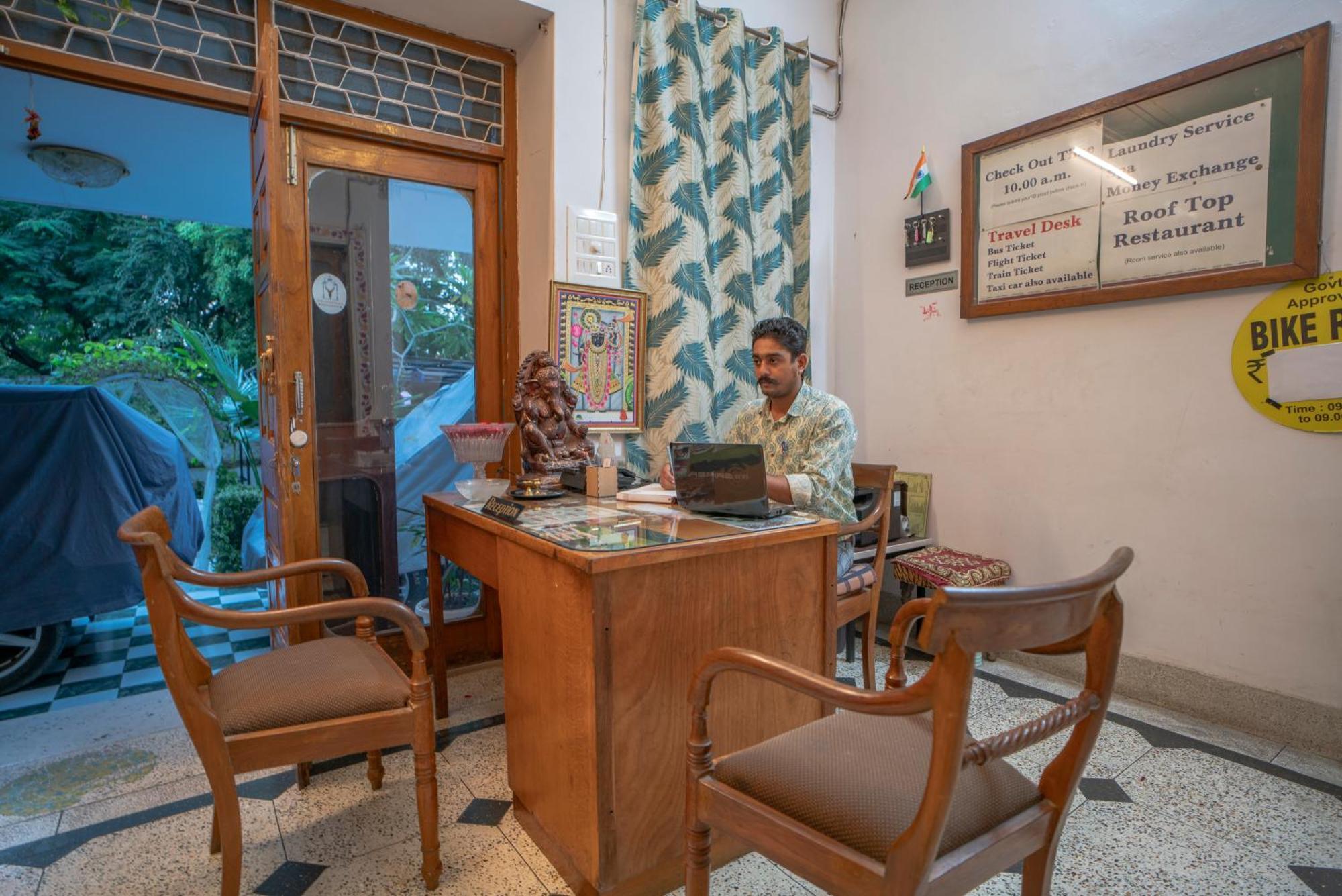 Hotel Ambavgarh Palace 烏代浦 外观 照片