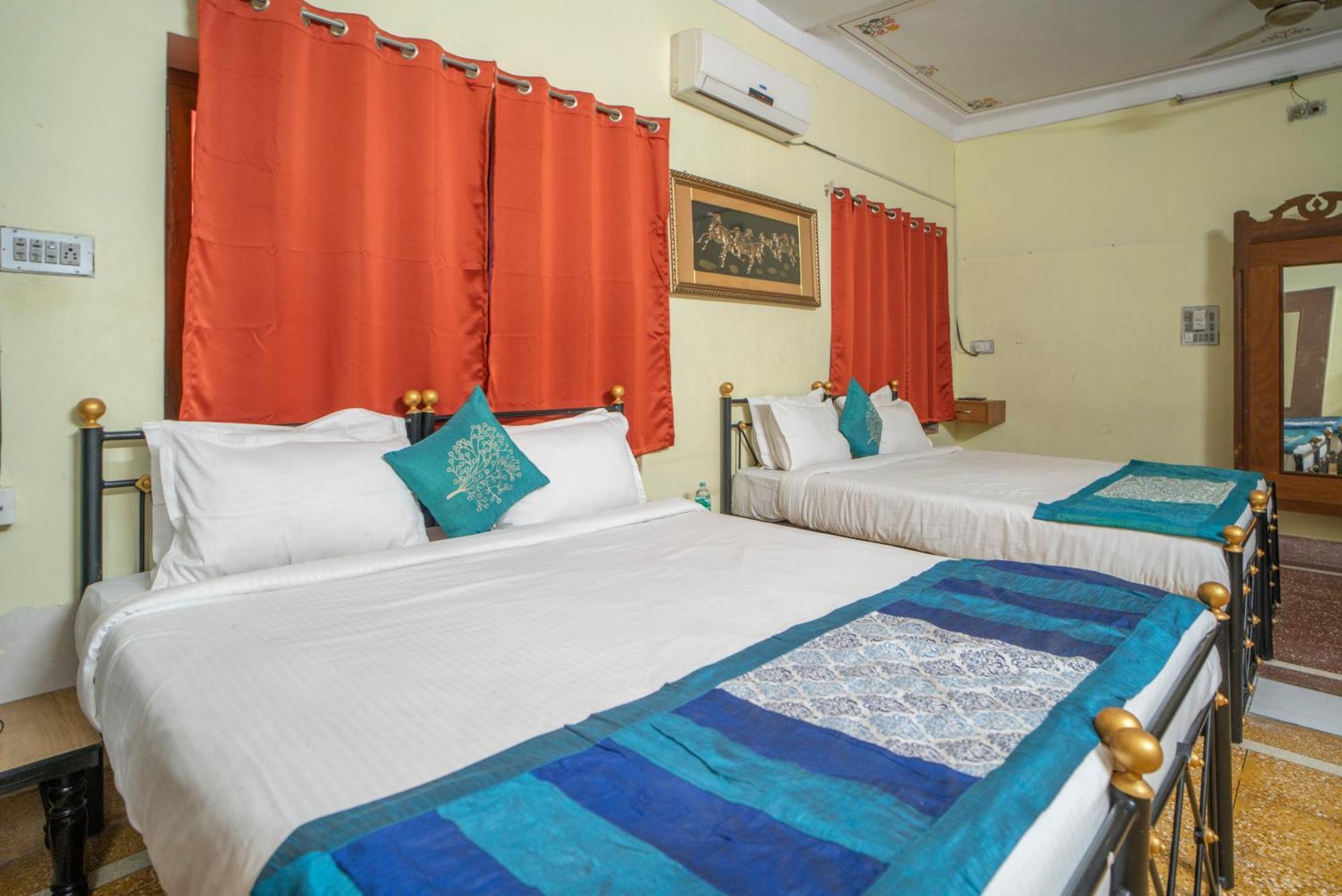 Hotel Ambavgarh Palace 烏代浦 外观 照片