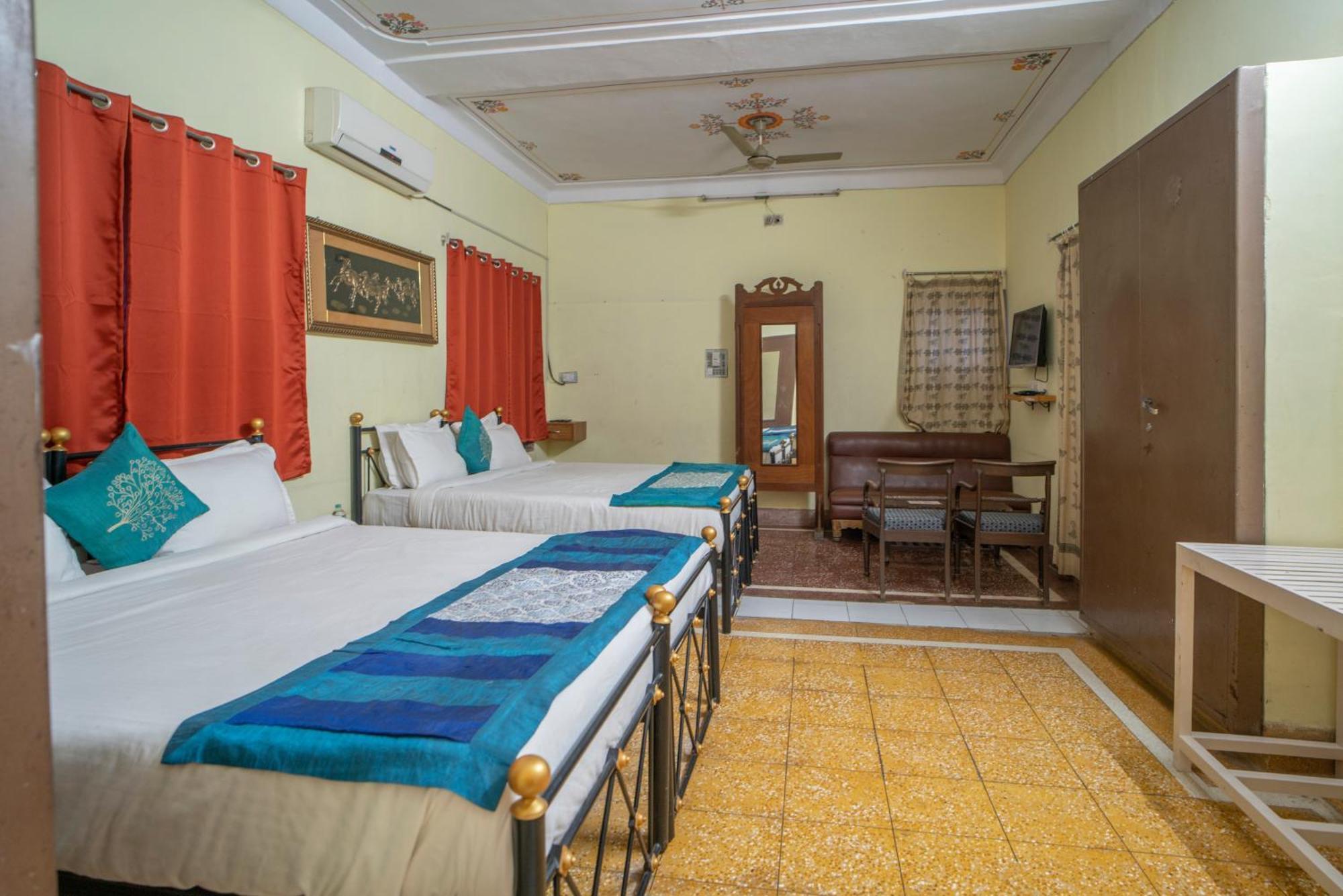 Hotel Ambavgarh Palace 烏代浦 外观 照片