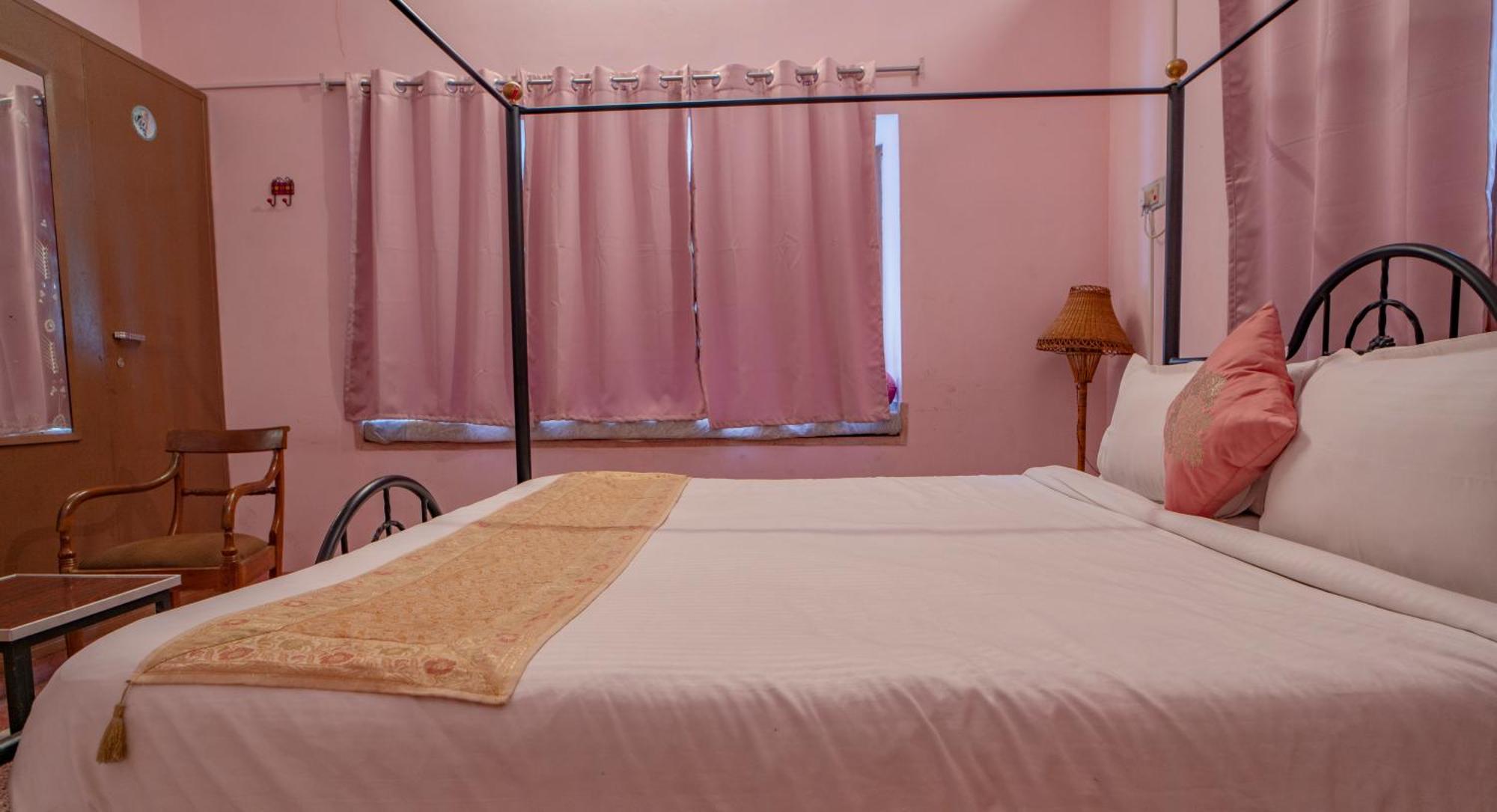 Hotel Ambavgarh Palace 烏代浦 外观 照片