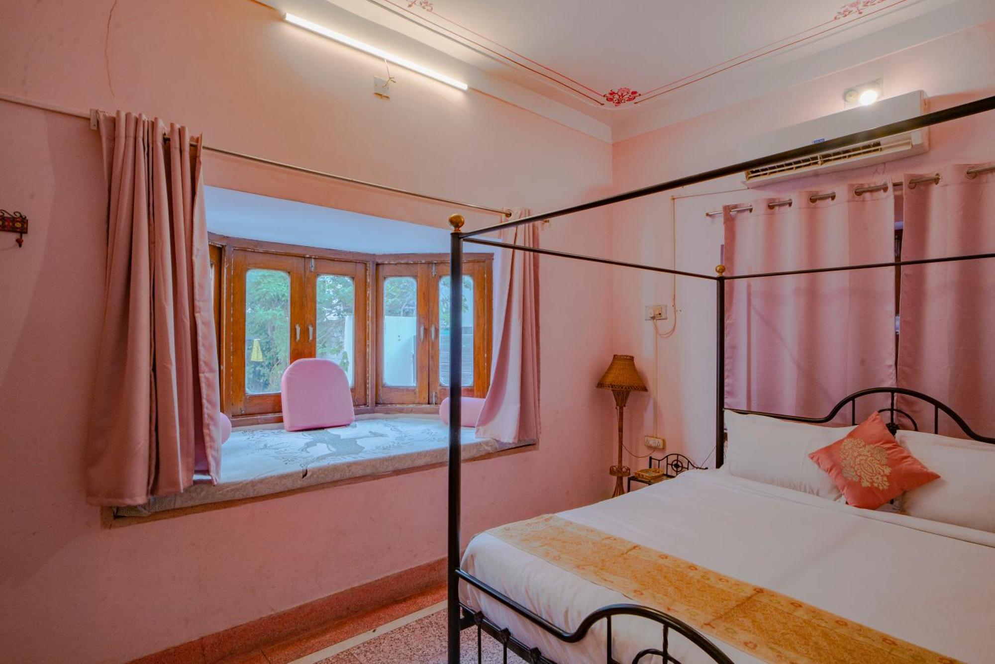 Hotel Ambavgarh Palace 烏代浦 外观 照片