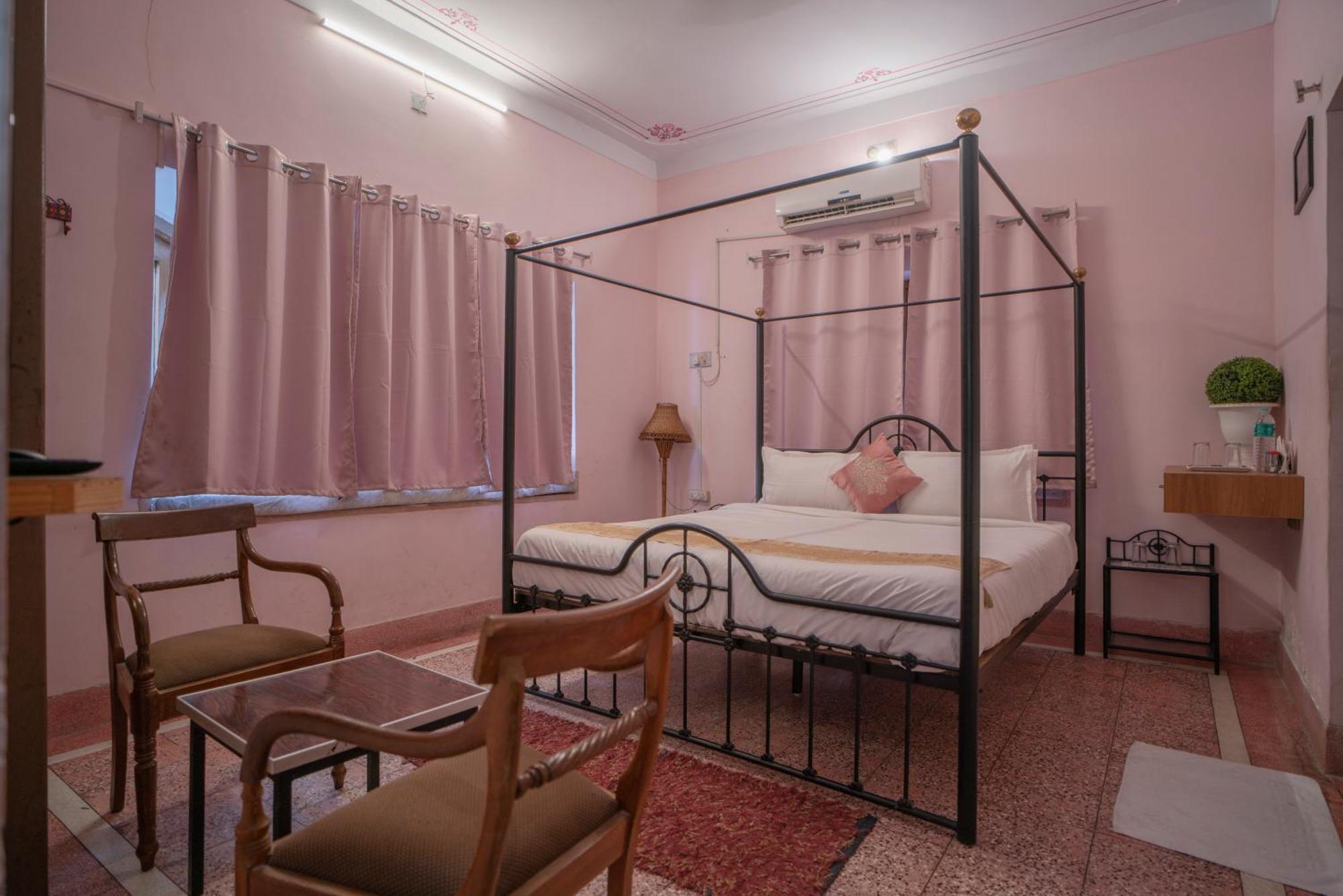 Hotel Ambavgarh Palace 烏代浦 外观 照片