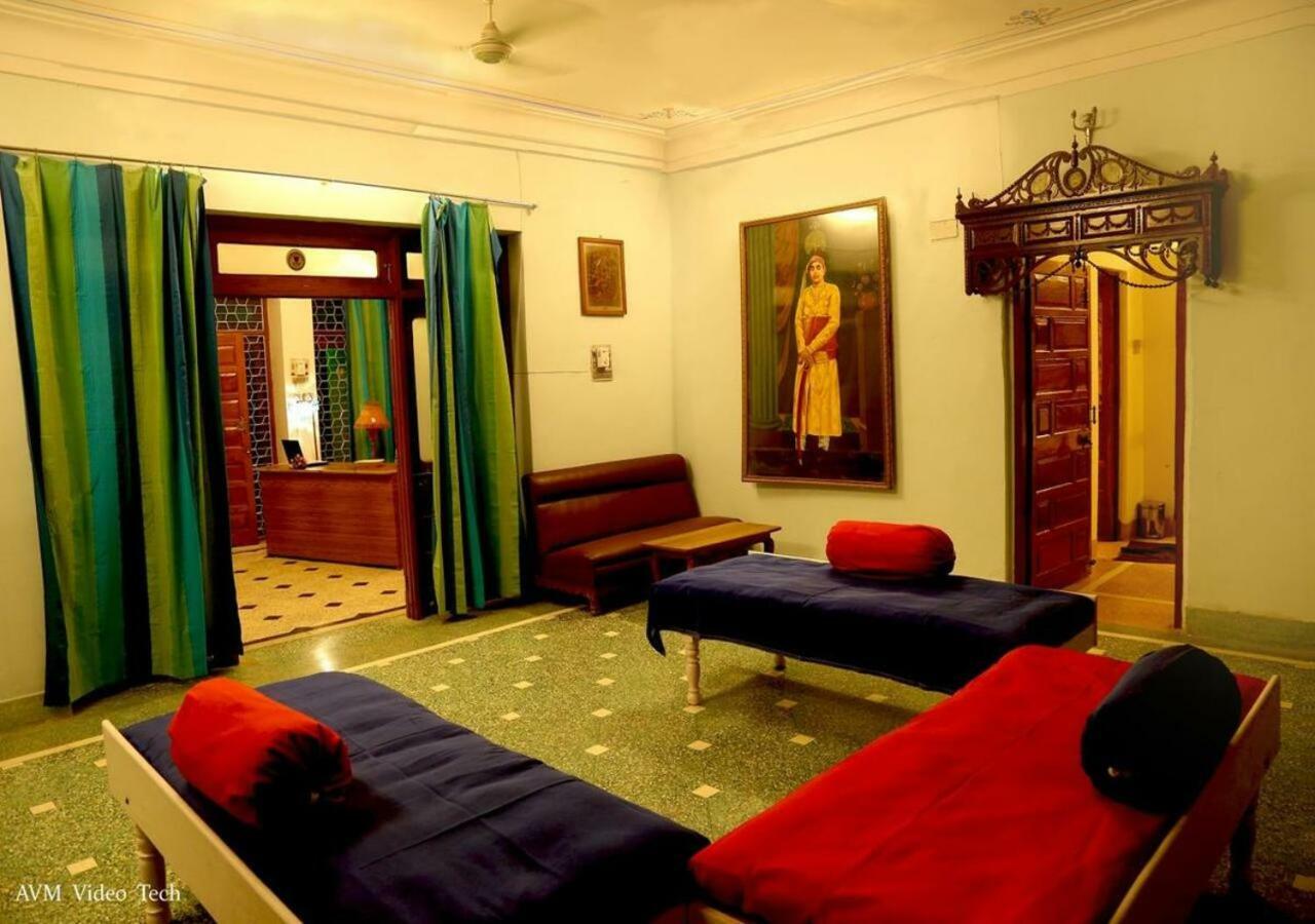 Hotel Ambavgarh Palace 烏代浦 外观 照片