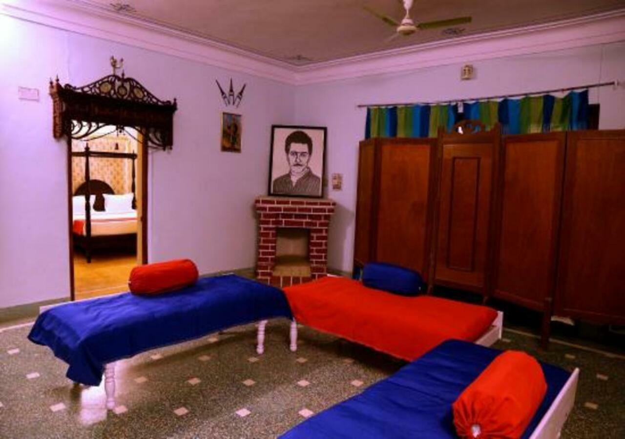 Hotel Ambavgarh Palace 烏代浦 外观 照片