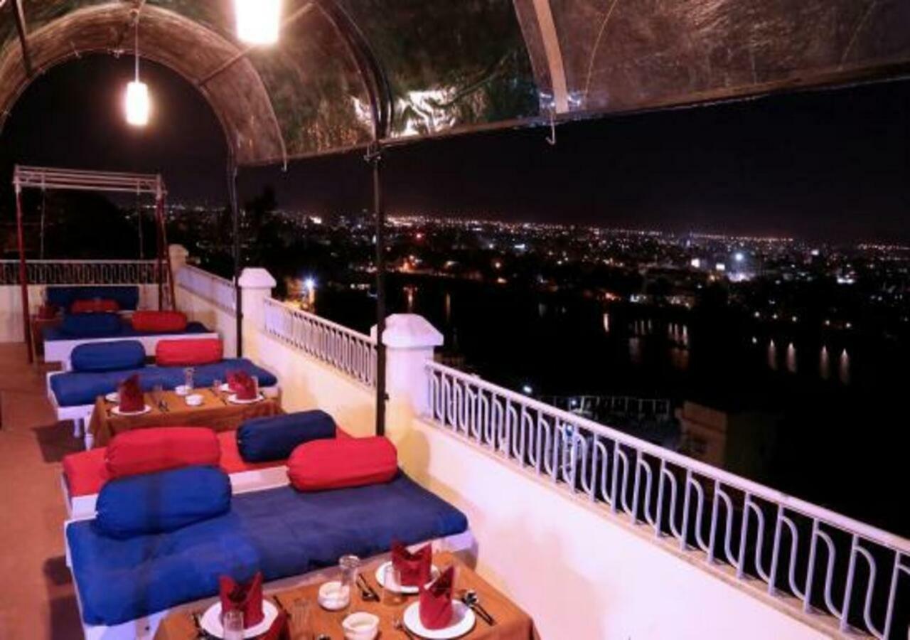 Hotel Ambavgarh Palace 烏代浦 外观 照片