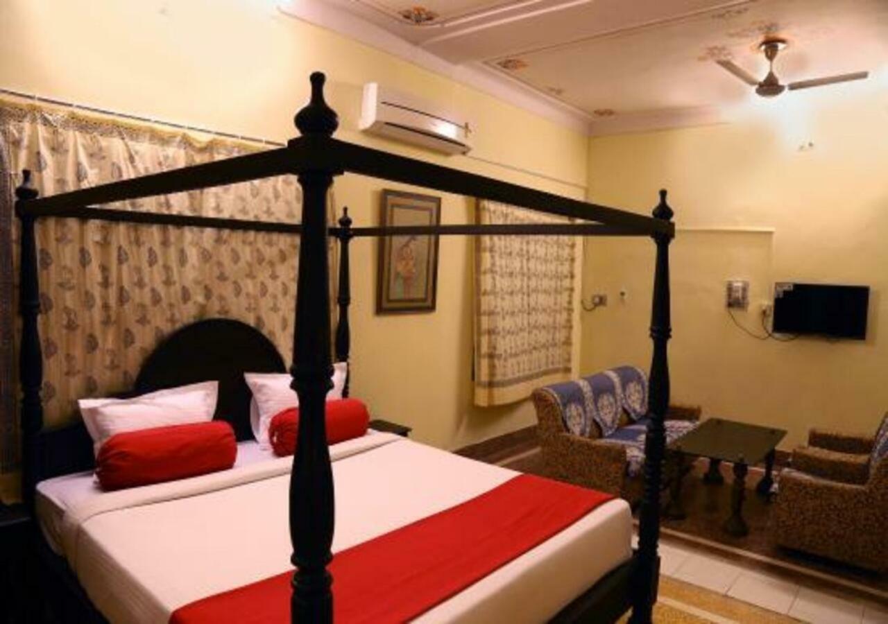 Hotel Ambavgarh Palace 烏代浦 外观 照片